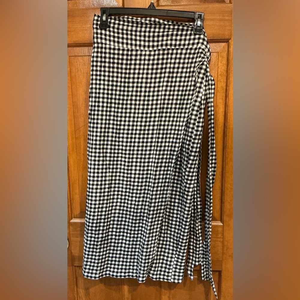 Aakaa Black and White Checkered Wrap Around Skirt